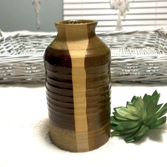 Signed Pottery. Earth tones - Picture 3 of 9